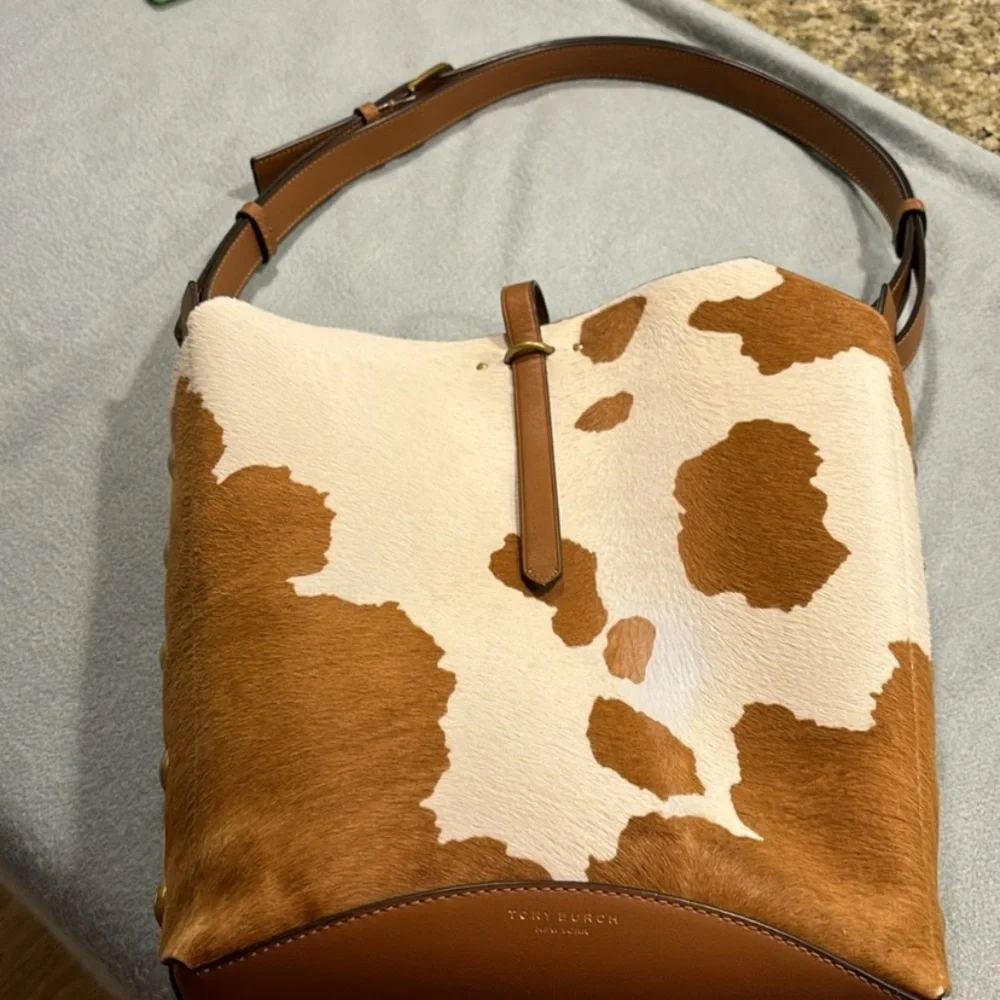 Tory Burch Rowan Natural Calf Hair Leather Bucket Bag in Pueblo Brown Cream